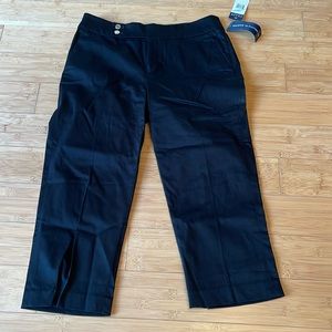 NWT Chaps capri crop Pants Slimming Fit Black size 6